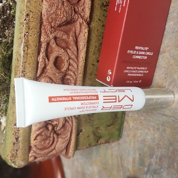 Revitalite Eyelid & Dark Circle Corrector new - Picture 2 of 4